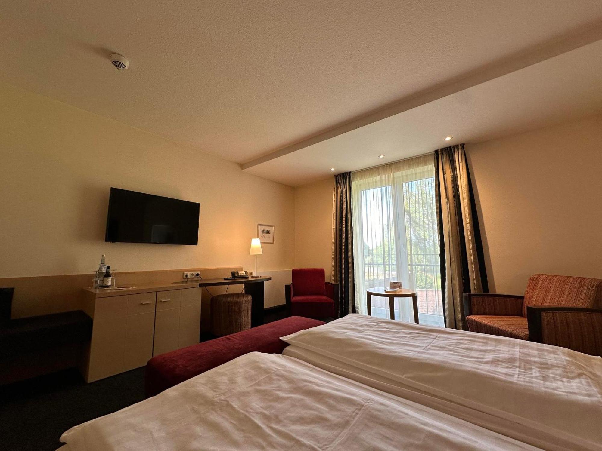 Koehlers Forsthaus Wellness & Genuss Hotel Aurich Exterior photo
